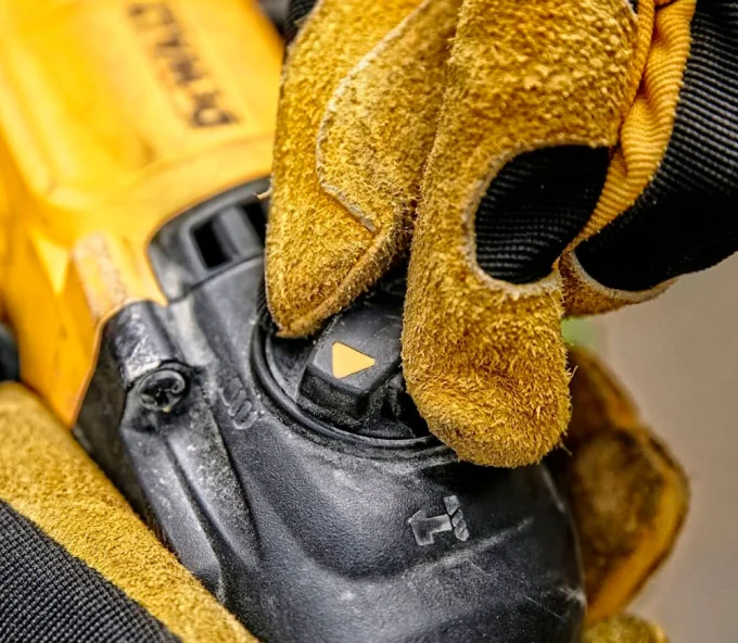 Перфоратор DEWALT D25033K-QS 710вт SDS-PLUS-10