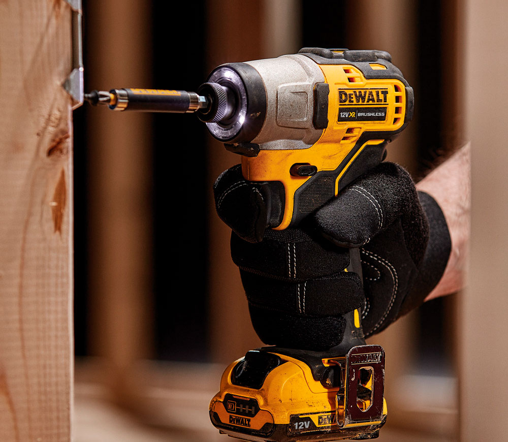 Шуруповерт аккумуляторный (без аккумуляторов) DEWALT DCF801N-XJ 12В photo 1