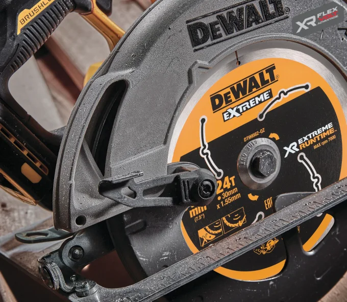 Fierăstrău circular cu acumulator (fără baterii) DEWALT DCS573NT 190mm 54V-7