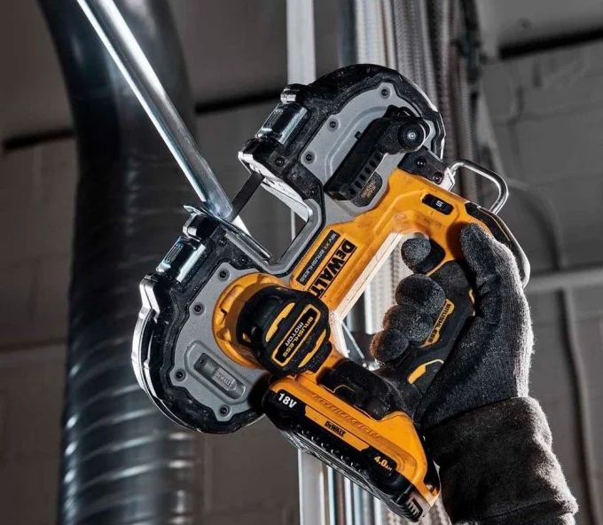 Fierăstrău sabie cu acumulator (fără baterii) DEWALT DCS377NT-XJ 18V-6