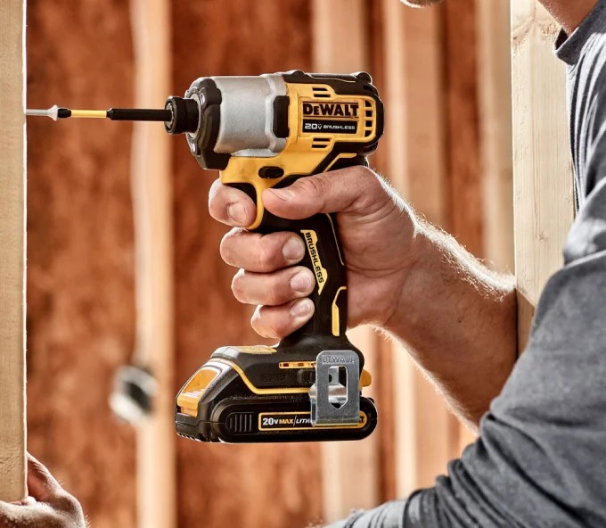 Mașină de înșurubat cu acumulator (fără baterii) DEWALT DCF840NT-XJ 18V-5