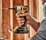 Mașină de înșurubat cu acumulator (fără baterii) DEWALT DCF840NT-XJ 18V-5