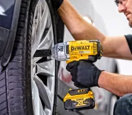 Шуруповерт аккумуляторный DEWALT DCF899N 18В-5