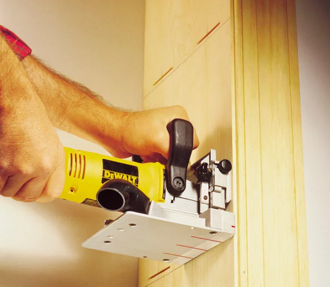 Mașină de frezat DEWALT DW682K 600w-8