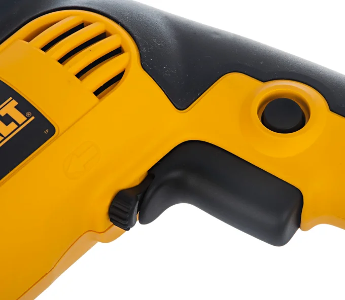Mașină de găurit DEWALT DWD024S 700w-4