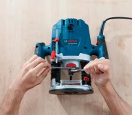 Mașină de frezat BOSCH GOF 130 1300w-6
