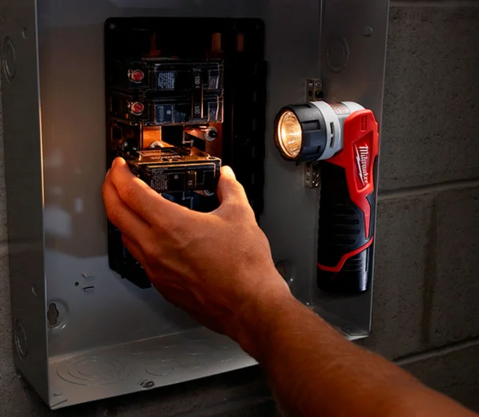 Lanternă construcții cu acumulator (fără baterii) MILWAUKEE M12TLED 120lm 12V-4