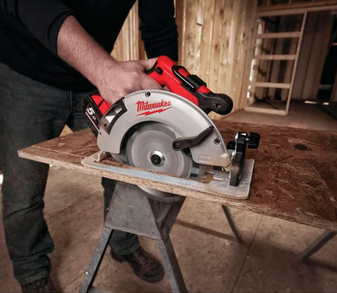 Дисковая пила аккумуляторная MILWAUKEE M18 BLCS66-502X 190мм 18В 5Ач-6