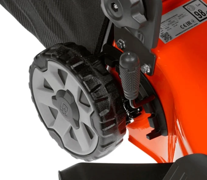 Газонокосилка бензиновая Husqvarna LC151 510мм 3.54лс-6