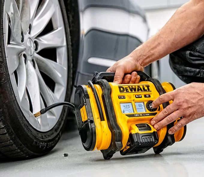 Автокомпрессор с аккумулятором DEWALT DCC018N 6.2бар 0.6л/мин-8