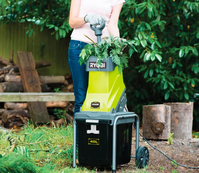 Tocător de crengi RYOBI RSH2545B 2500w-3
