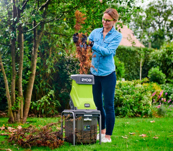 Tocător de crengi RYOBI RSH2545B 2500w-4