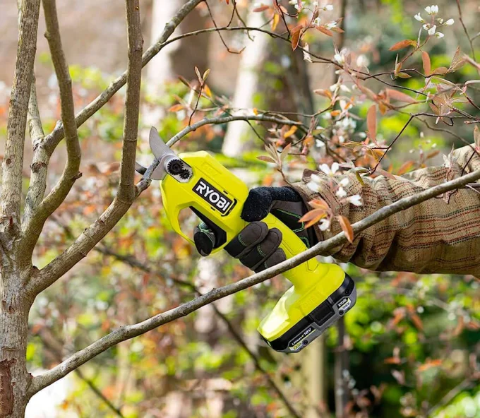 Foarfece cu acumulator (fără baterii) RYOBI RY18SCA-0 18V-7