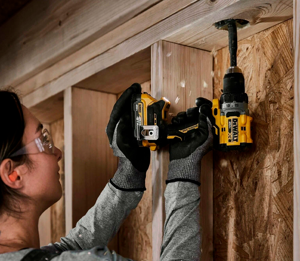 Шуруповерт аккумуляторный DEWALT DCD800E2T-QW 18В 1.7Ач photo 1