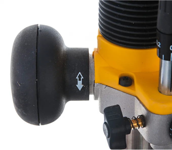 Фрезер DEWALT DW621 1100вт-3