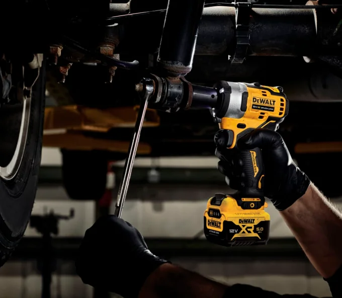 Гайковерт DEWALT DCF901P1G  500Нм-4