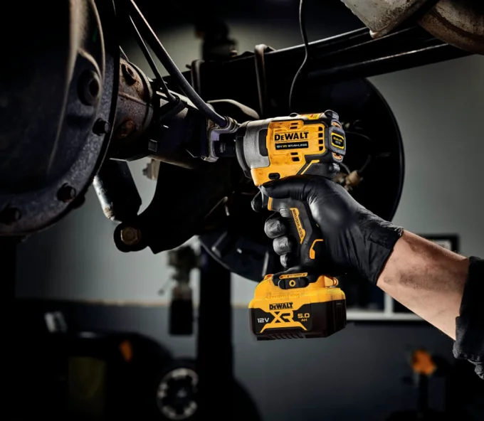 Гайковерт DEWALT DCF901P1G  500Нм-5