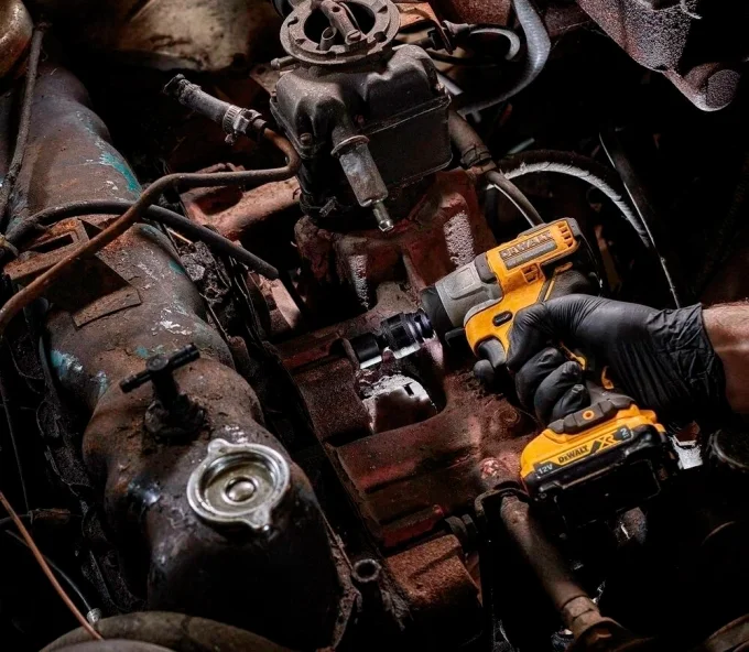 Гайковерт DEWALT DCF902N 200вт 168Нм-5