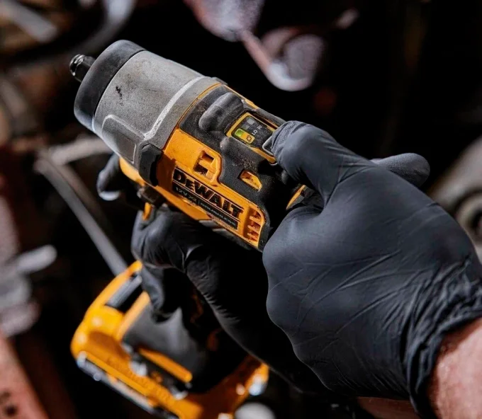 Гайковерт DEWALT DCF902N 200вт 168Нм-6