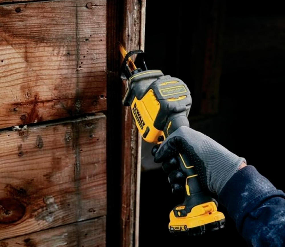 Сабельная пила аккумуляторная (без аккумуляторов) DEWALT DCS312NT 12В photo 4