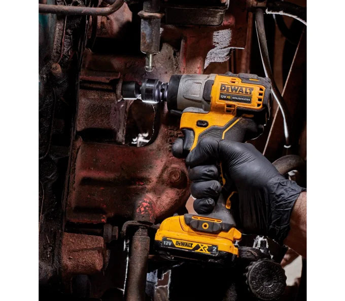 Гайковерт DEWALT DCF902N 200вт 168Нм-7