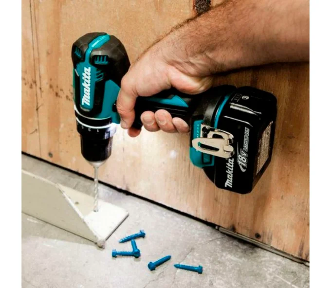 Mașină de înșurubat cu acumulator (fără baterii) MAKITA DDF485Z 18V-4
