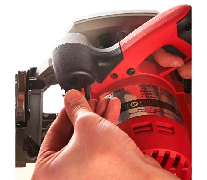 Дисковая пила MILWAUKEE CS60 1600вт 184мм-11