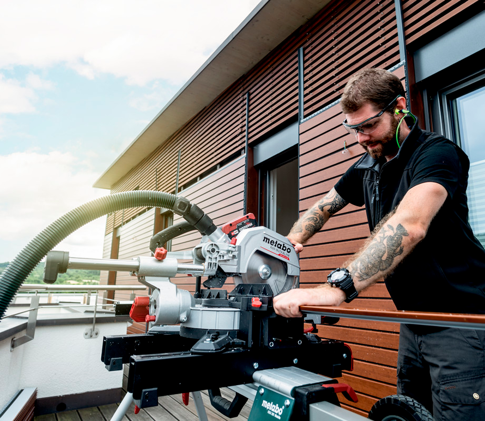 Торцовочная пила аккумуляторная METABO KGS 18 LTX BL 216 18В 4Ач 216мм photo 3