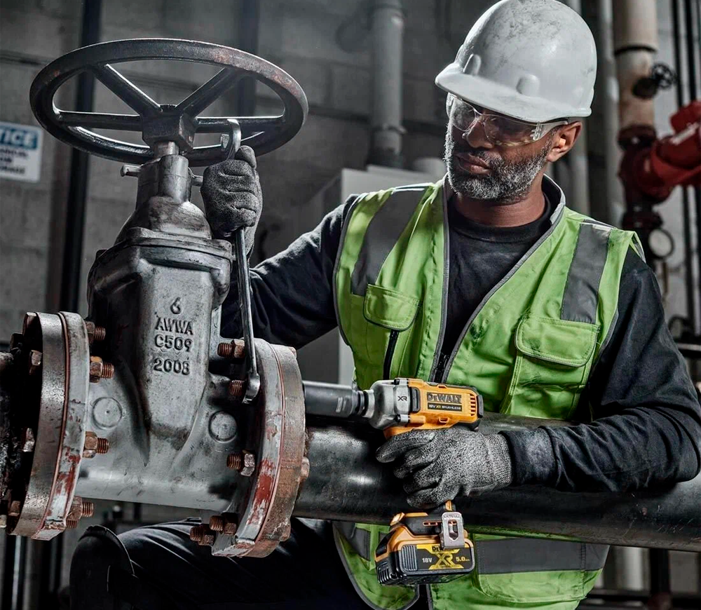 Mașină de înșurubat fără fir cu impact (fără bat) DEWALT DCF892NT-XJ  1084Nm photo 3