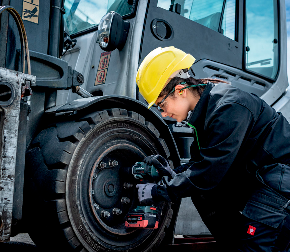 Гайковерт аккумуляторный (без АКБ) METABO SSW 18 LTX 800 BL 1200Нм photo 1
