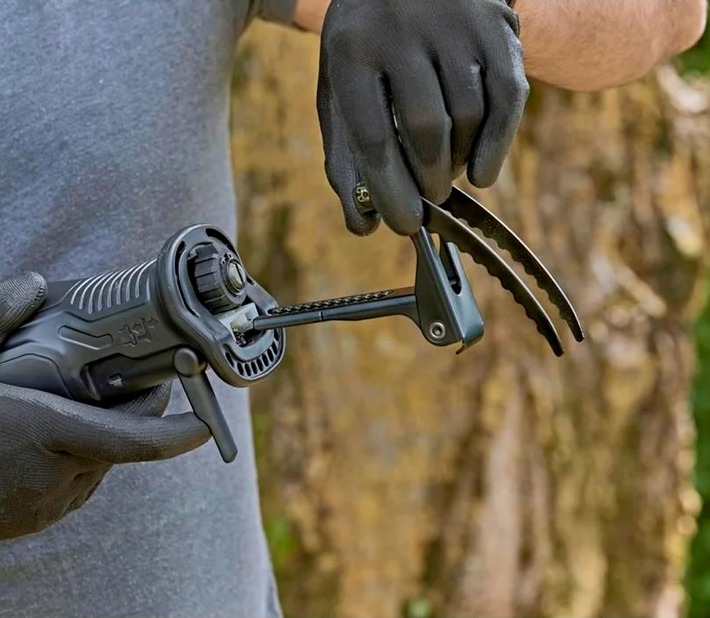 Сабельная пила BLACK&DECKER BES301K 750вт photo 2