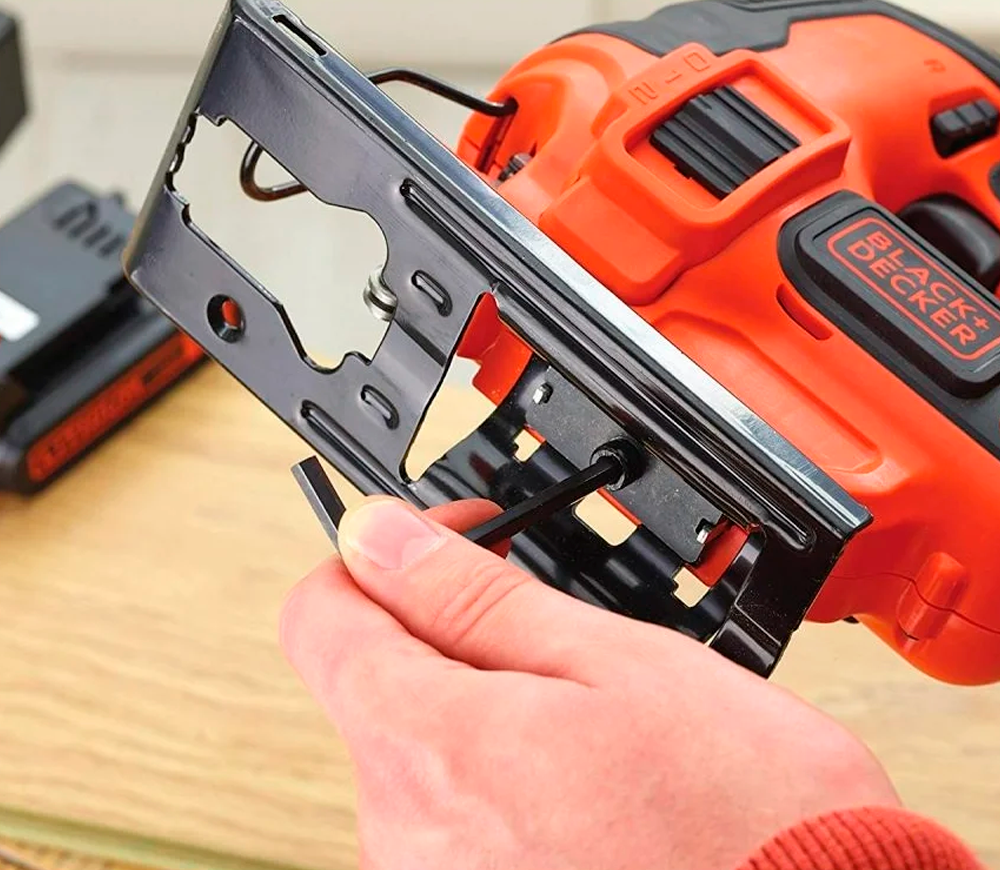 Fierăstrău pendular cu acumulator (fără bat) BLACK&DECKER BDCJS18N-XJ 18V photo 0