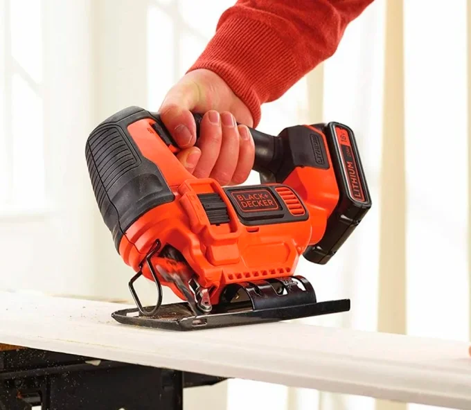 Лобзик аккумуляторный (без АКБ) BLACK&DECKER BDCJS18N-XJ 18В-2