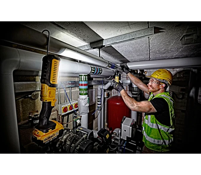 Фонарь строительный аккумуляторный (без АКБ) DEWALT DCL050-XJ 250/500лм 18В-2