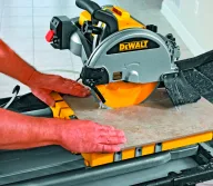 Плиткорез электрический 1600вт 610мм DEWALT D24000S-7