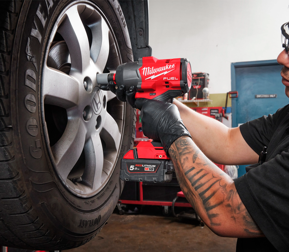 Mașină de înșurubat cu impact cu acumulator 18V (fără bat) MILWAUKEE M18 FHIW2F12-0X 2034Nm photo 6