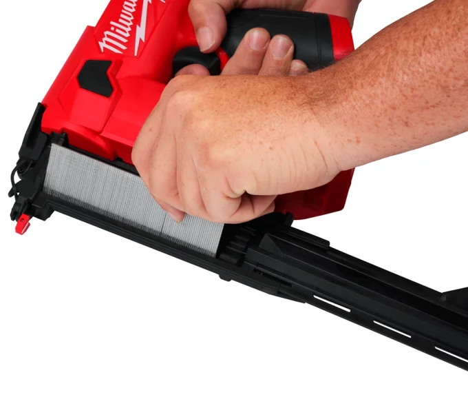 Степлер аккумуляторный MILWAUKEE M12 FCN18GS-202X 120уд/мин 12В 2Ач-3