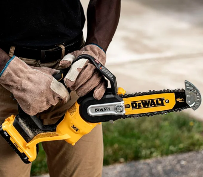 Цепная пила аккумуляторная (без АКБ) DEWALT DCMPS520N 200мм 18В-8