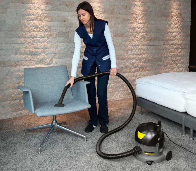 Пылесос промышленный KARCHER T 8/1 Classic 1600вт 285мбар 8л-4