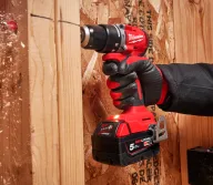 Шуруповёрт аккумуляторный ударный MILWAUKEE M18 BLPDRC-422C 18В 2+4Ач-5