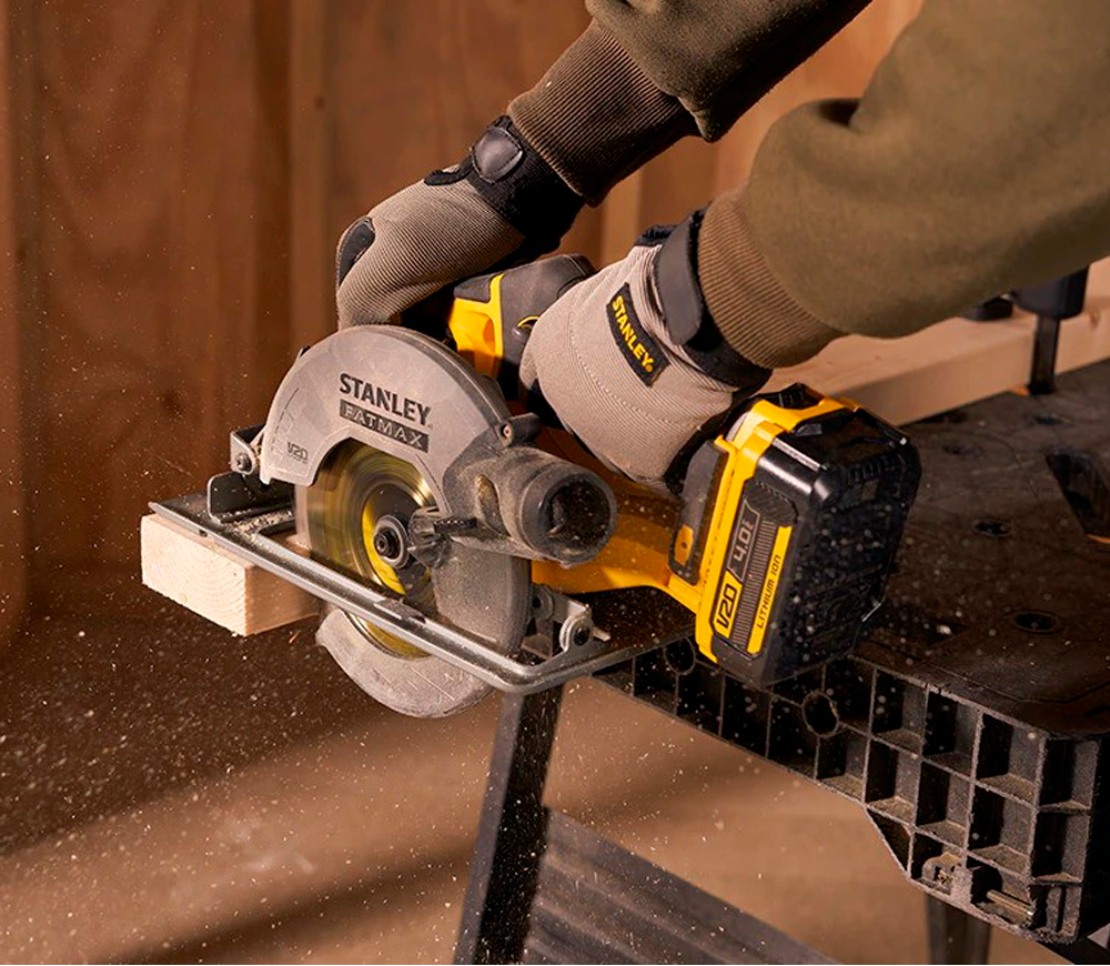 Дисковая пила аккумуляторная STANLEY SFMCS500M2K-QW 165мм 18В 4Ач photo 2