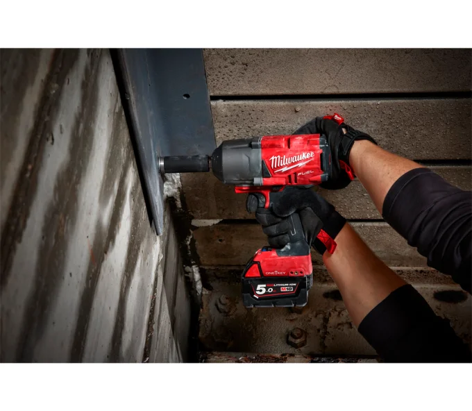 Гайковерт аккумуляторный 18V 2x5Ah MILWAUKEE M18 ONEFHIWF34-502X 2034Нм-4