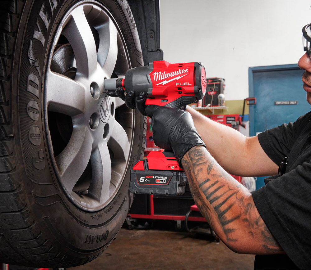 Mașină de înșurubat cu impact cu acumulator (fără bat) 18V MILWAUKEE M18 FHIW2F12-0 2034Nm photo 5