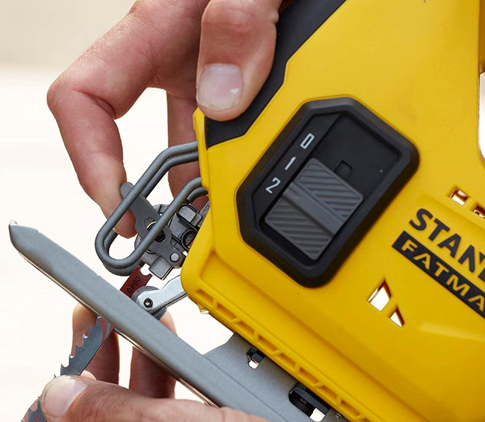 Fierăstrău pendular cu acumulator (fără bat) STANLEY SFMCS600B-XJ 18V photo 1