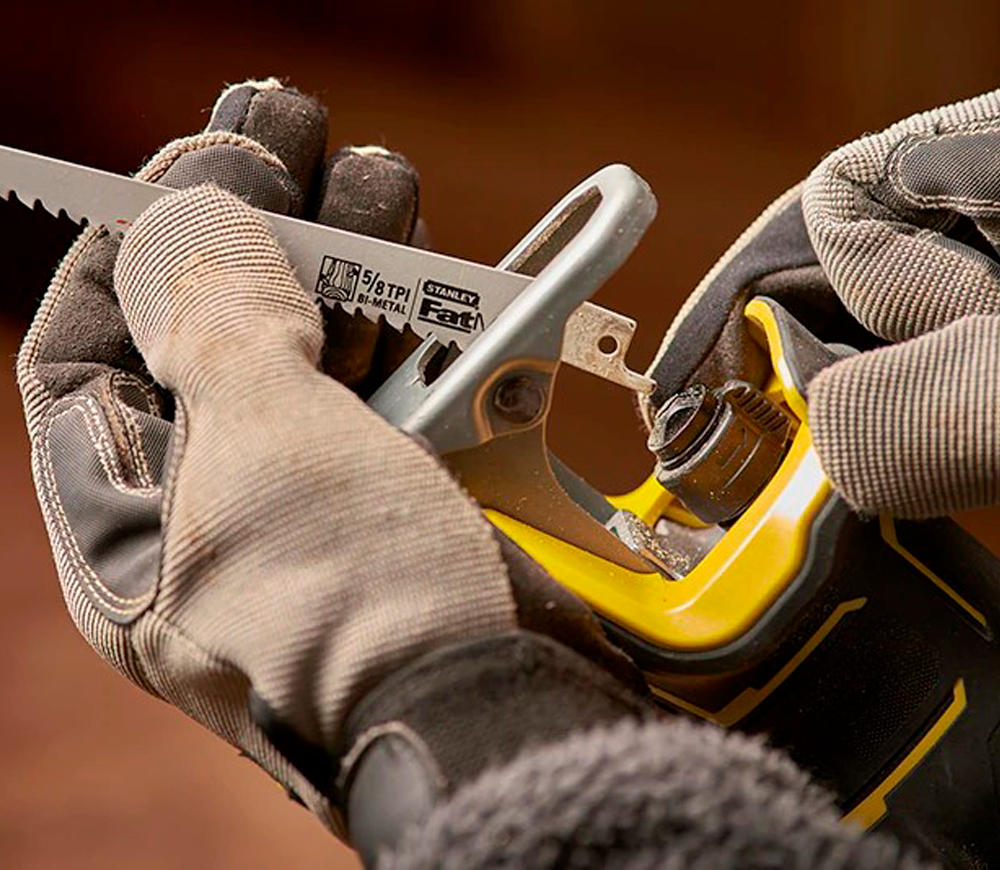 Сабельная пила аккумуляторная STANLEY SFMCS310D2K-QW 18В 2Ач photo 2