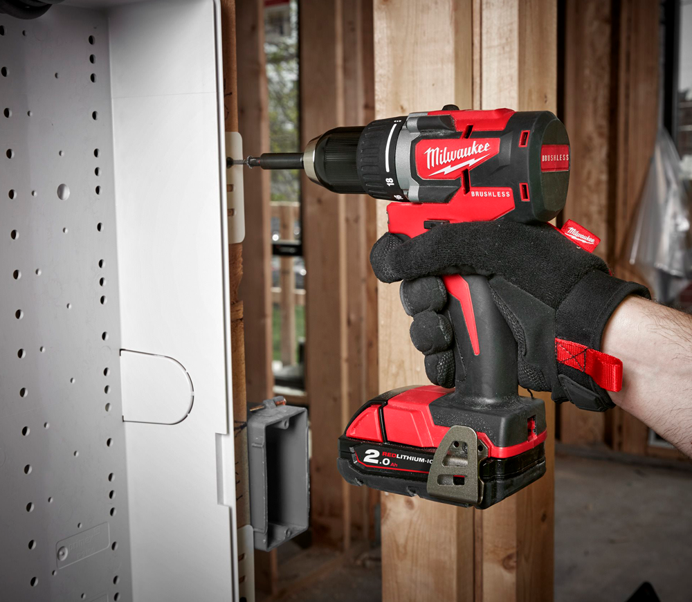 Mașină de înșurubat cu acumulator MILWAUKEE M18 CBLDD-202C 18V 2Ah photo 3