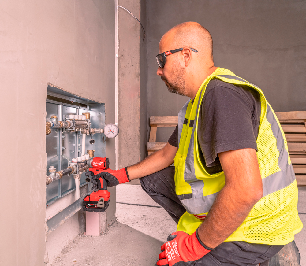 Șurubelnița cu acumulator сu impact MILWAUKEE M18 BLIDRC-402C 18V 4Ah photo 4