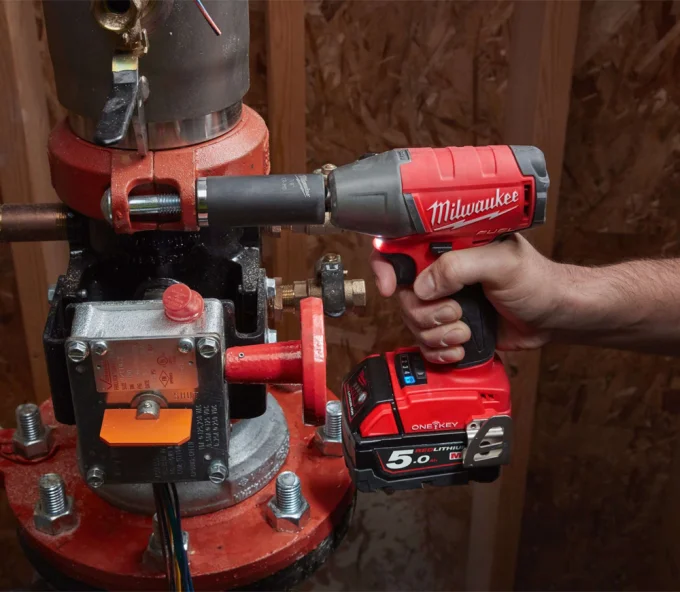 Гайковерт аккумуляторный (без АКБ) 18В MILWAUKEE M18 ONEIWP12-0 300Нм-2