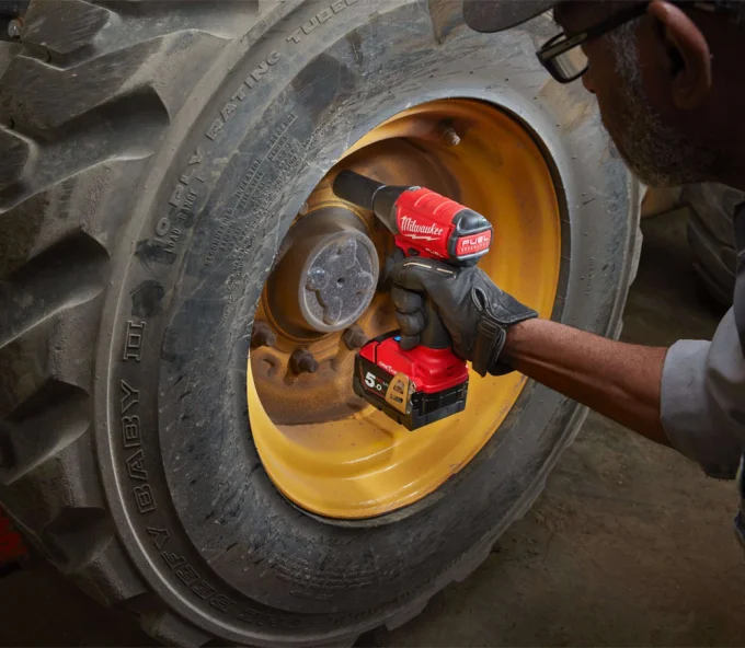 Гайковерт аккумуляторный (без АКБ) 18В MILWAUKEE M18 ONEIWP12-0 300Нм-7