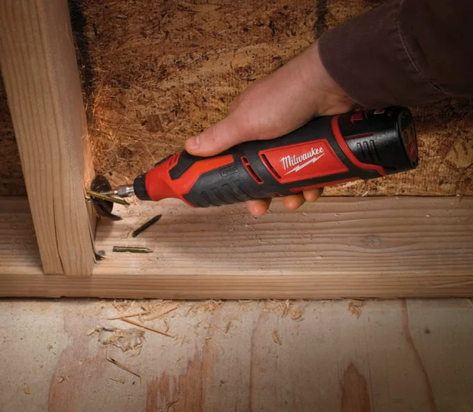 Polizor drept fără fir (fără bat) MILWAUKEE C12 RT-0 12V-7
